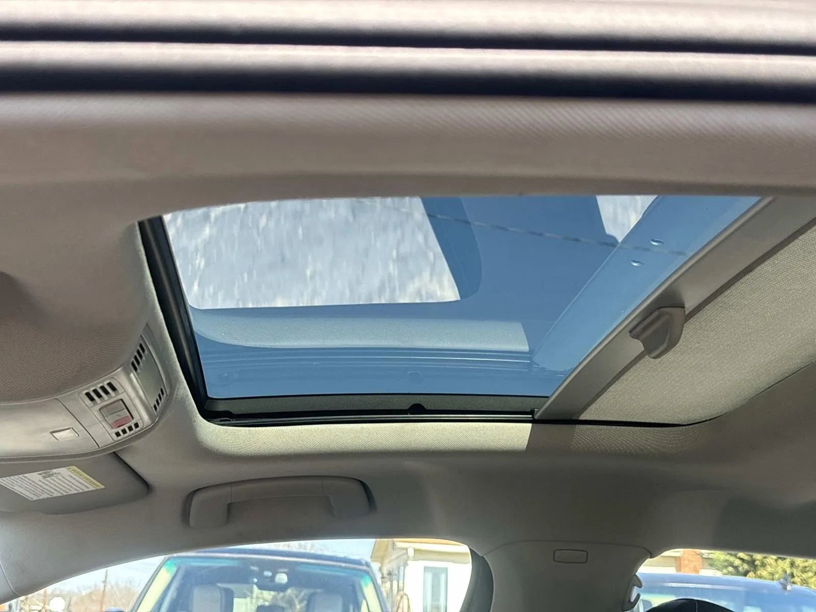 Used 2024 Volkswagen Jetta SE w/ Panoramic Sunroof Package image 17