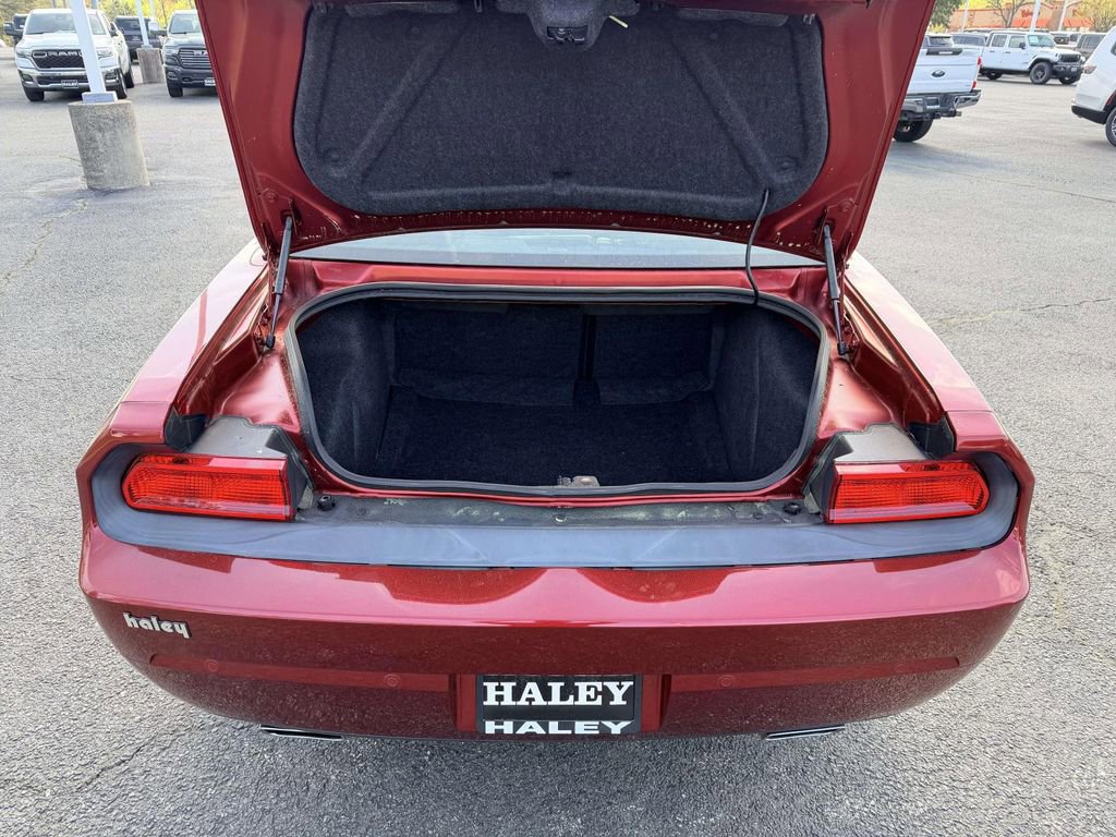 Used 2014 Dodge Challenger SXT image 14