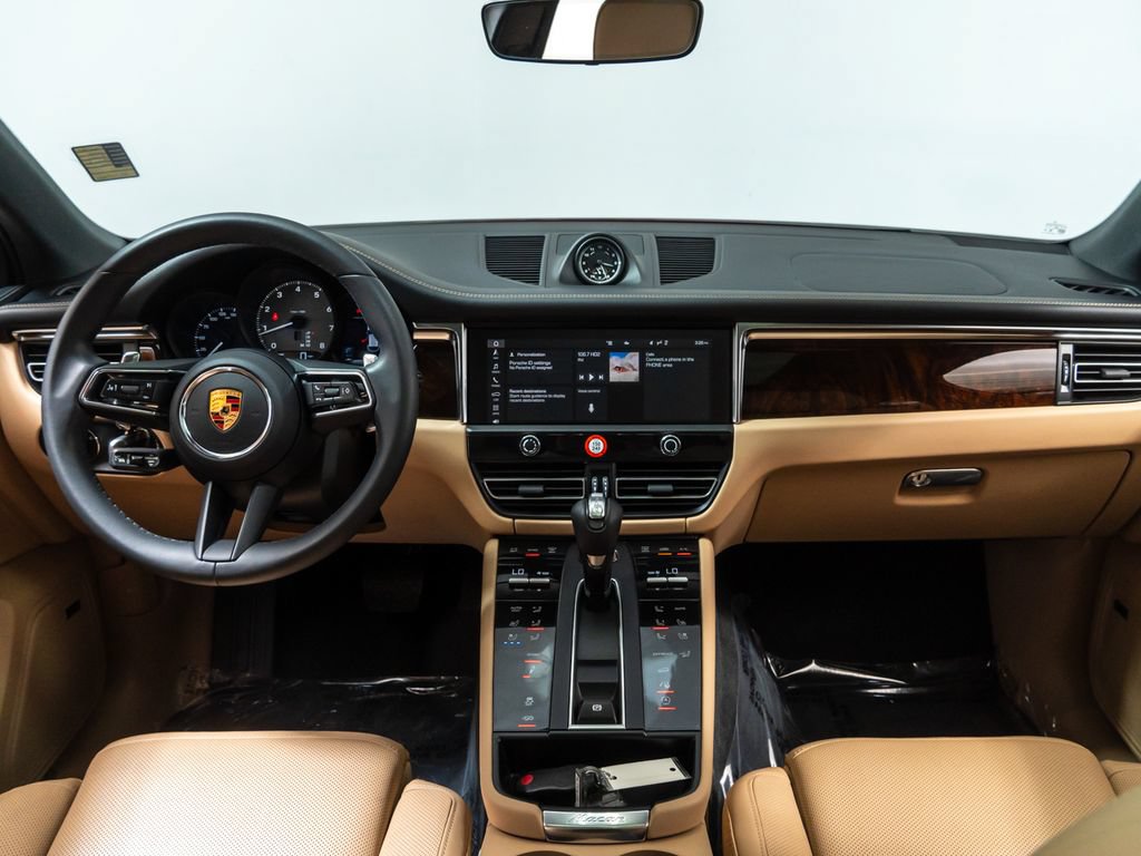 Used 2025 Porsche Macan S AWD/4WD image 21