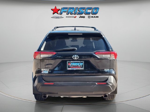 Used 2019 Toyota RAV4 XLE Premium FWD image 4