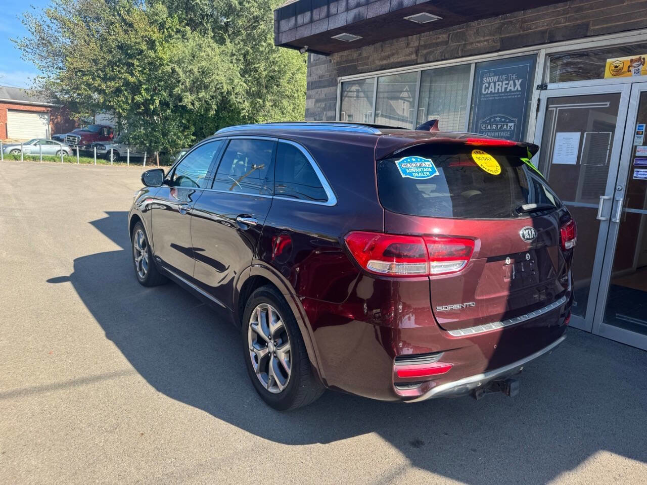 Used 2017 Kia Sorento SX image 3