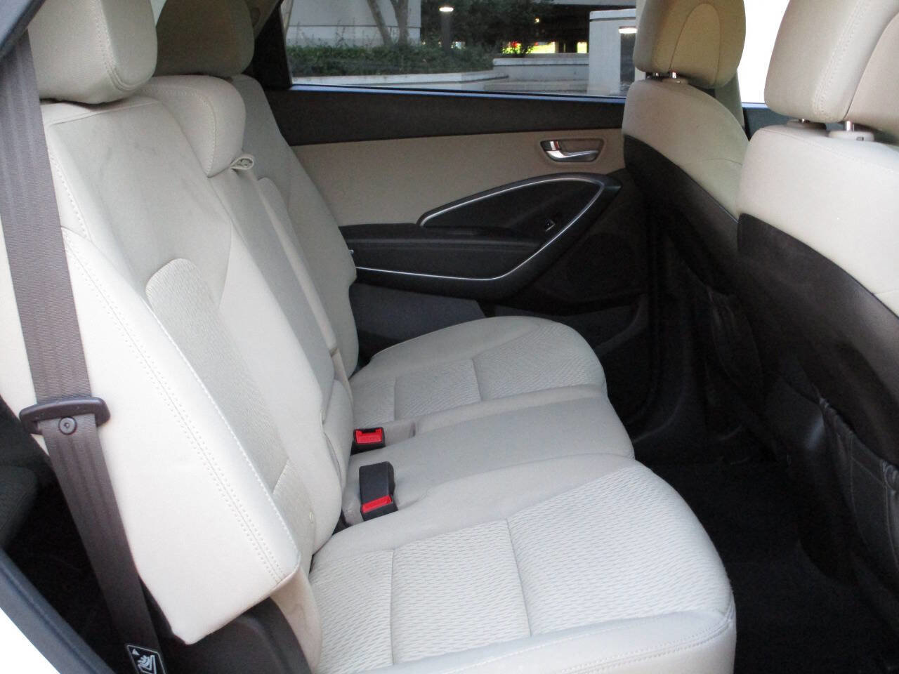 Used 2019 Hyundai Santa Fe XL SE w/ Cargo Package FWD image 13