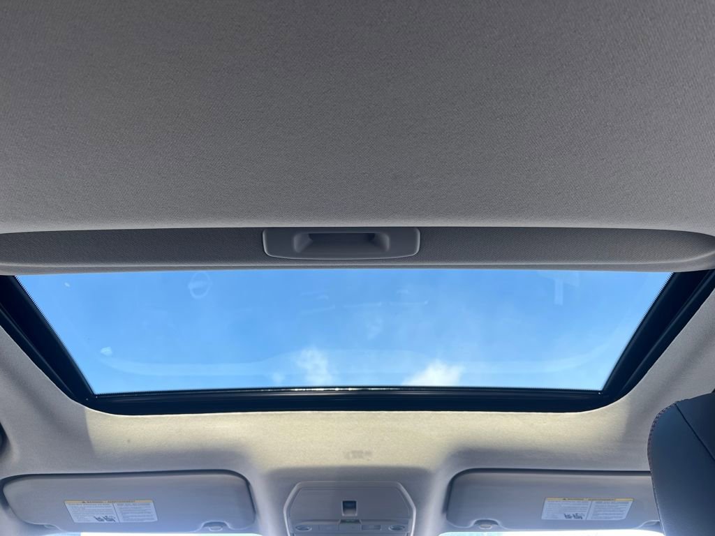 New 2026 Nissan Sentra SR w/ SR Premium Package FWD image 18