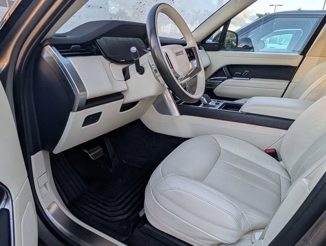 Used 2023 Land Rover Range Rover SE image 6