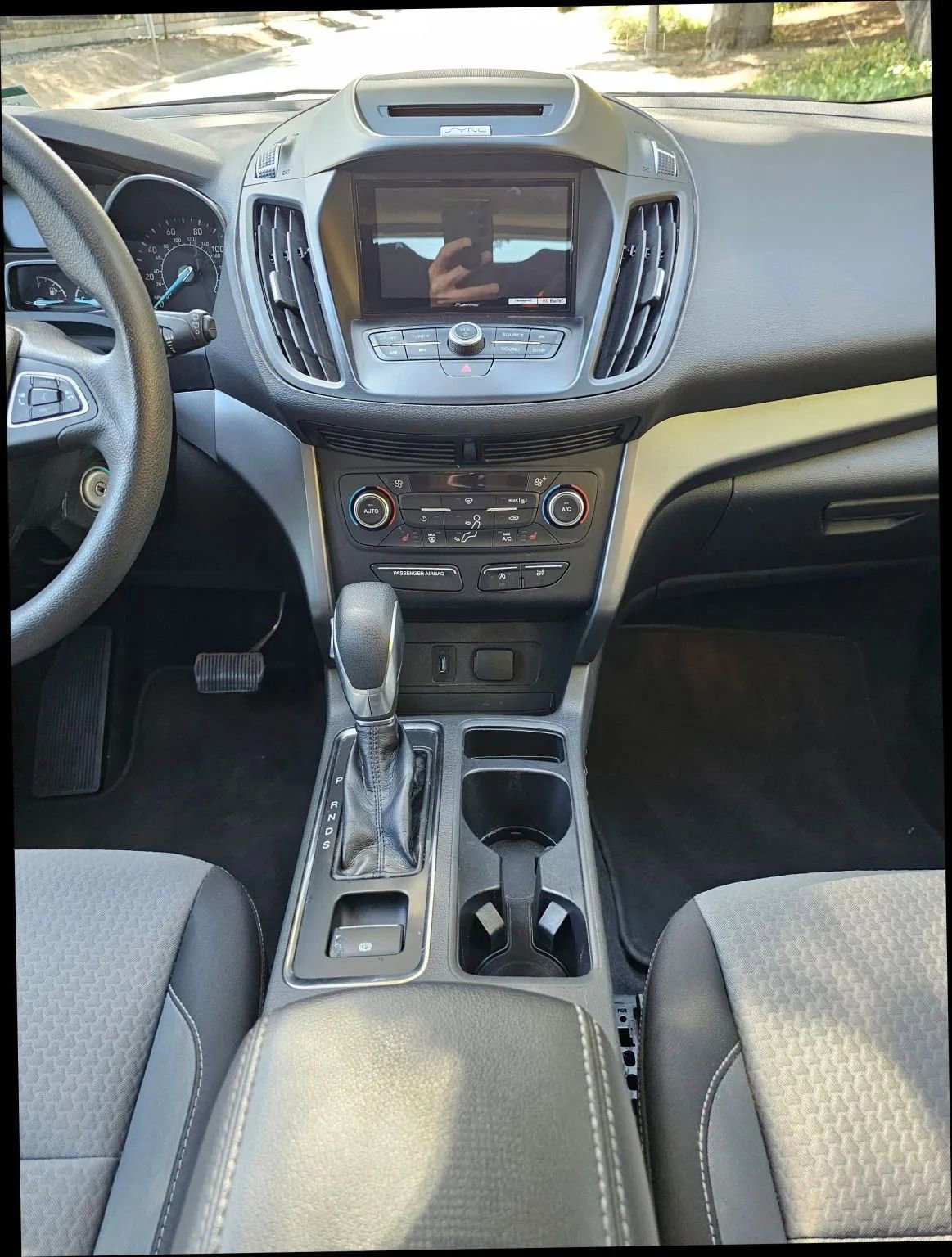 Used 2018 Ford Escape SE w/ SE Sync 3 Package AWD/4WD image 36