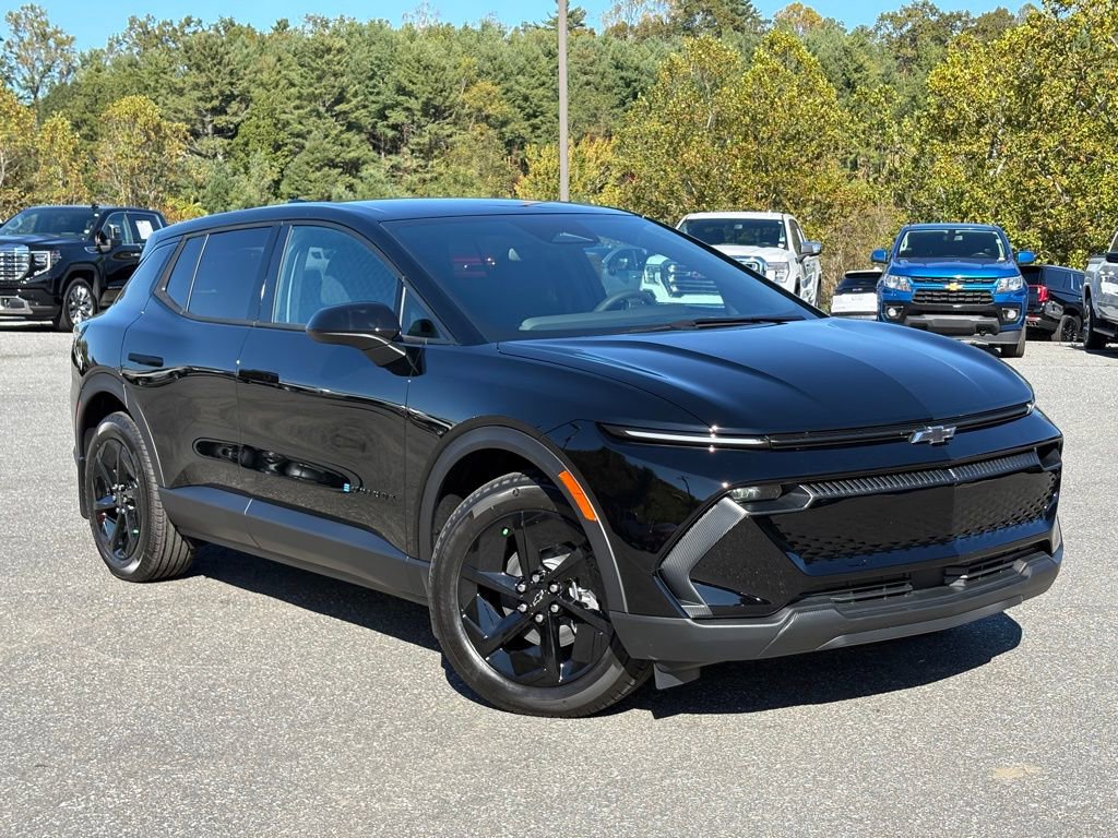 New 2026 Chevrolet Equinox EV LT w/ Midnight Package image 13