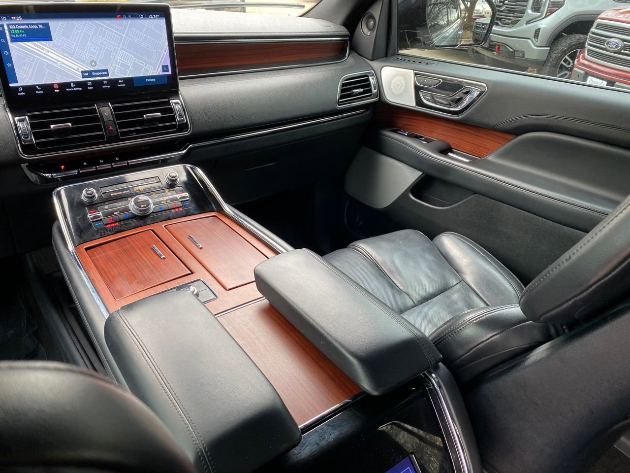 Used 2023 Lincoln Navigator L Reserve image 18