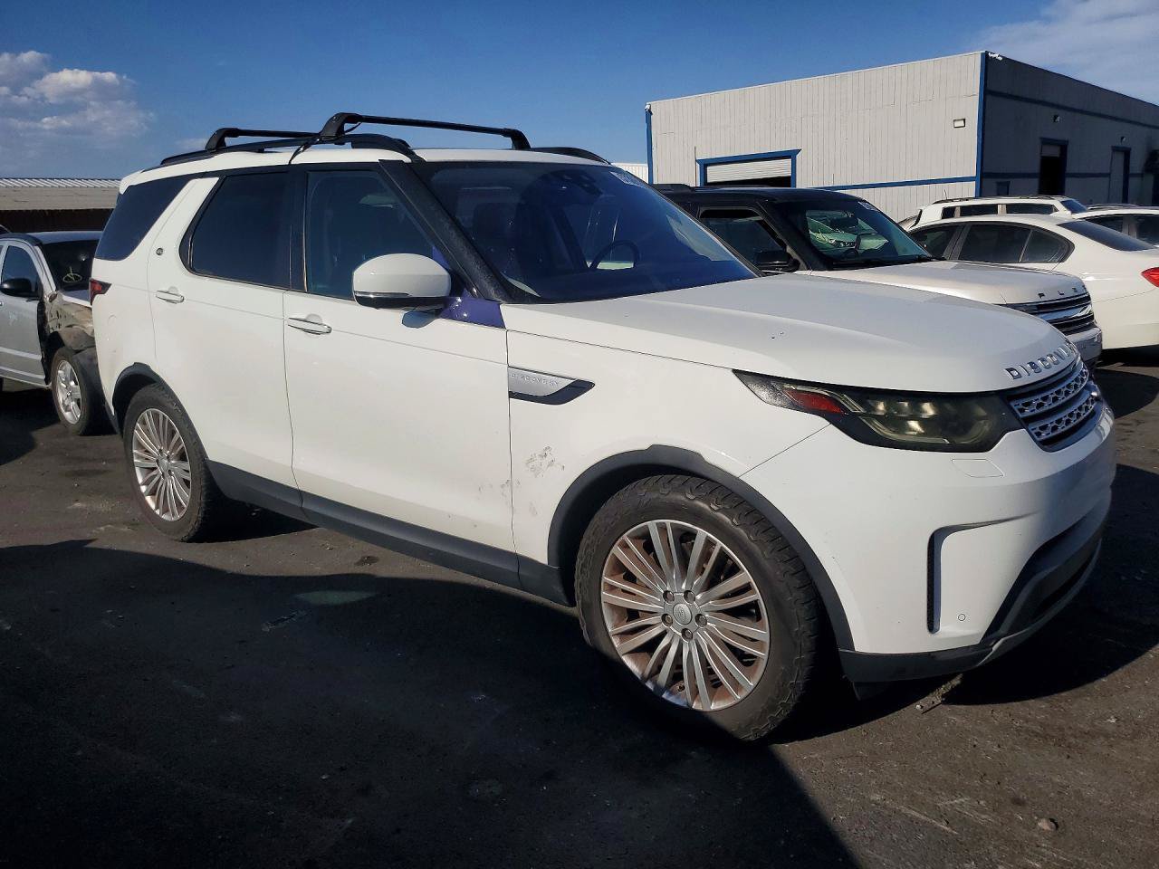 Used 2017 Land Rover Discovery HSE Luxury AWD/4WD image 1