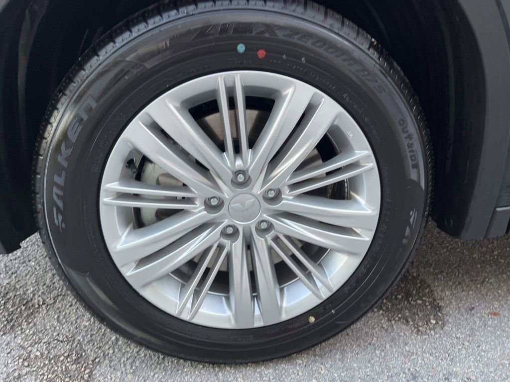 Used 2024 Mitsubishi Outlander ES image 13