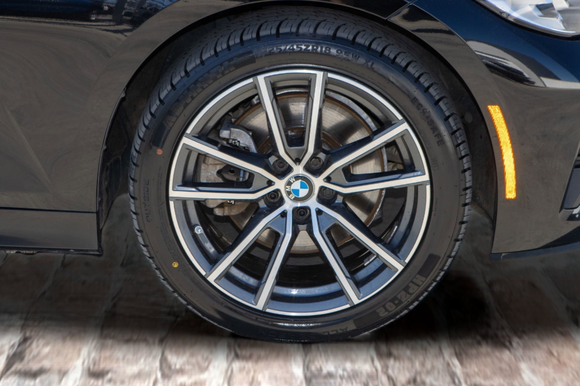 Used 2019 BMW 330i xDrive Sedan w/ Driving Assistance Package image 39