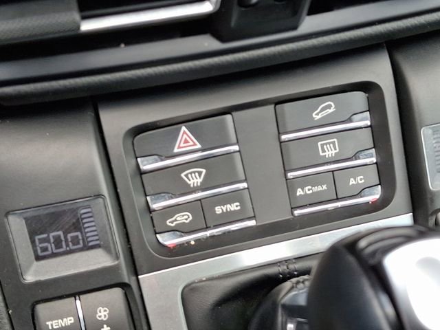 Used 2021 Porsche Macan image 32