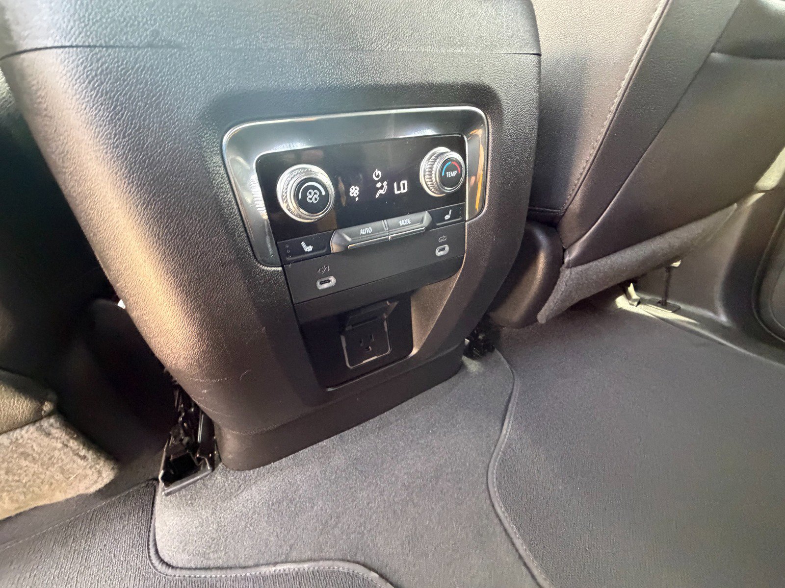 Certified 2023 GMC Yukon AT4 image 22