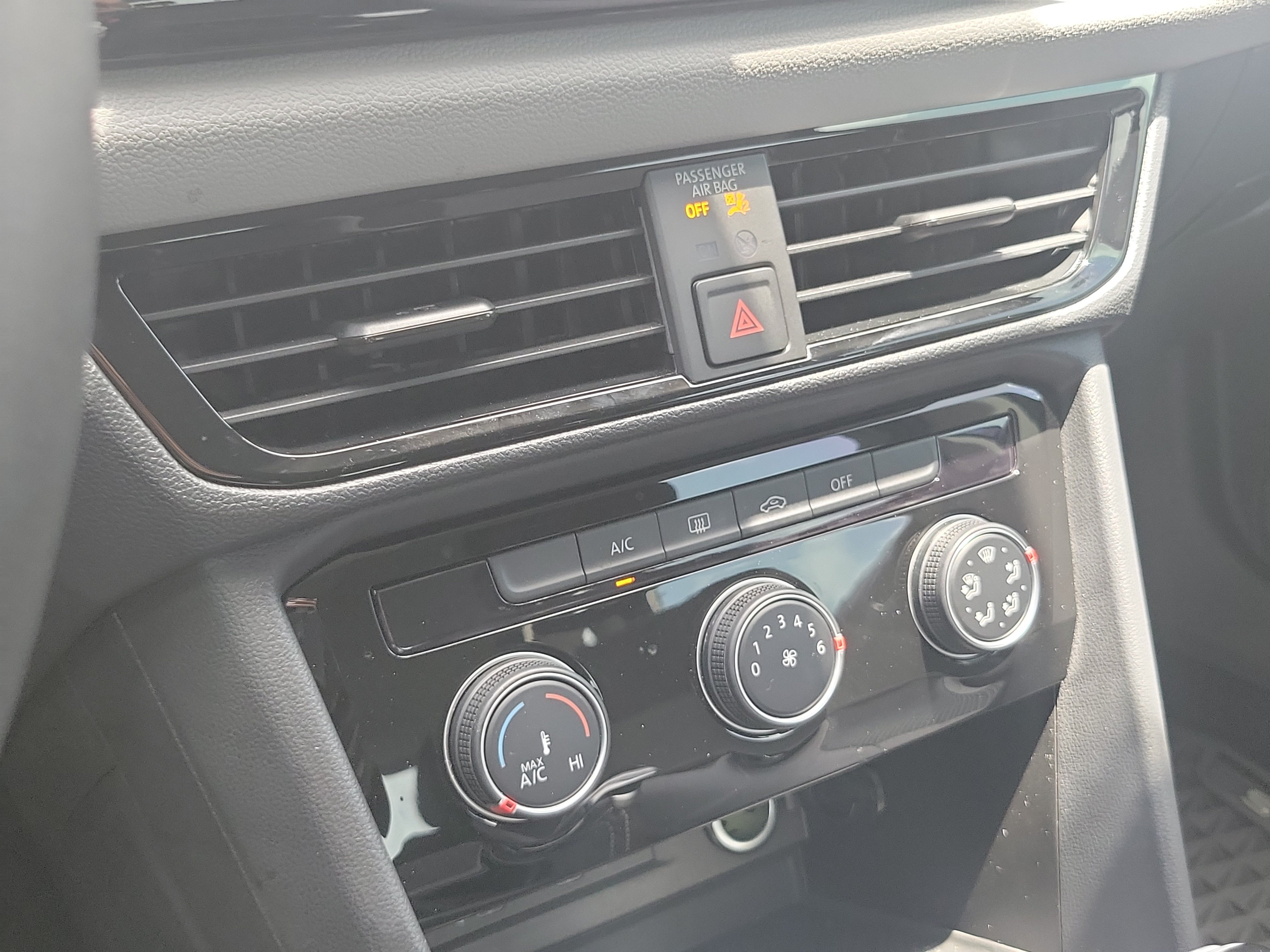 Certified 2024 Volkswagen Taos S FWD image 25