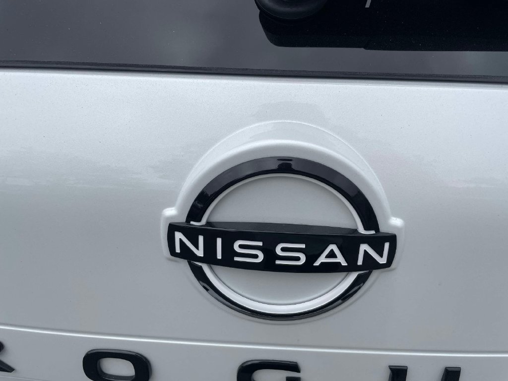 New 2027 Nissan Rogue Dark Armor FWD image 13
