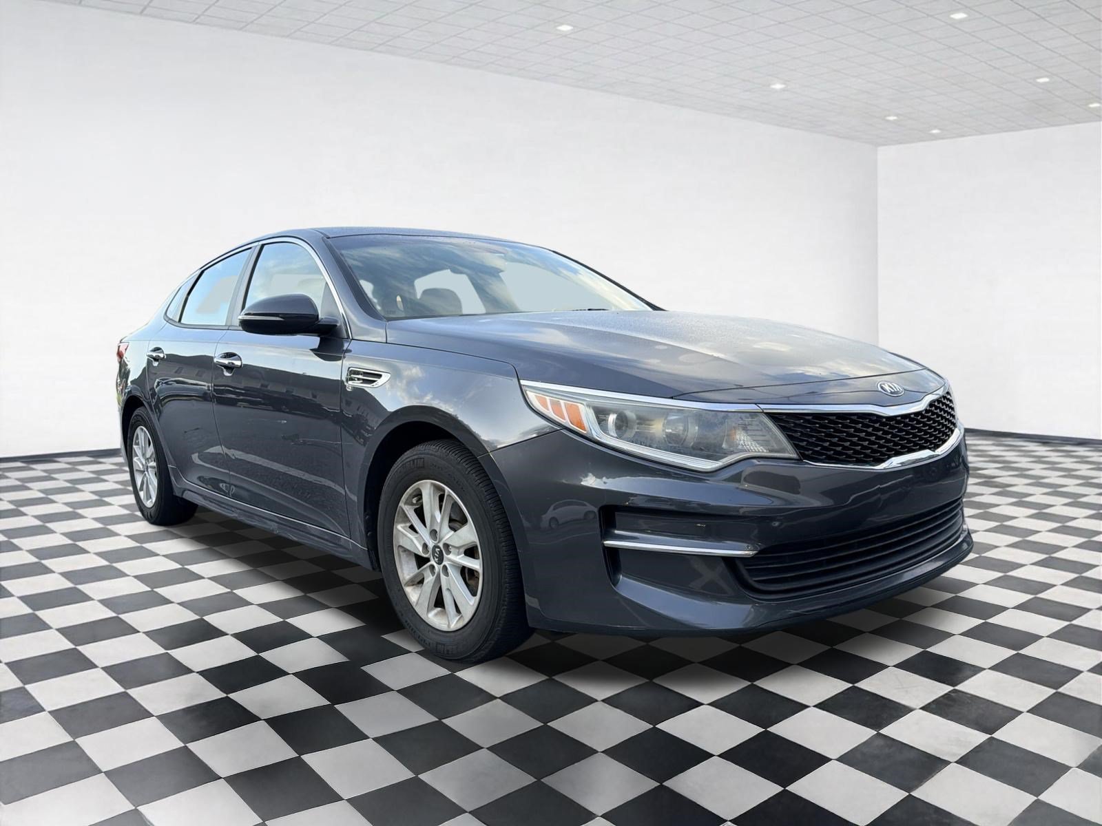 Used 2017 Kia Optima LX FWD image 2