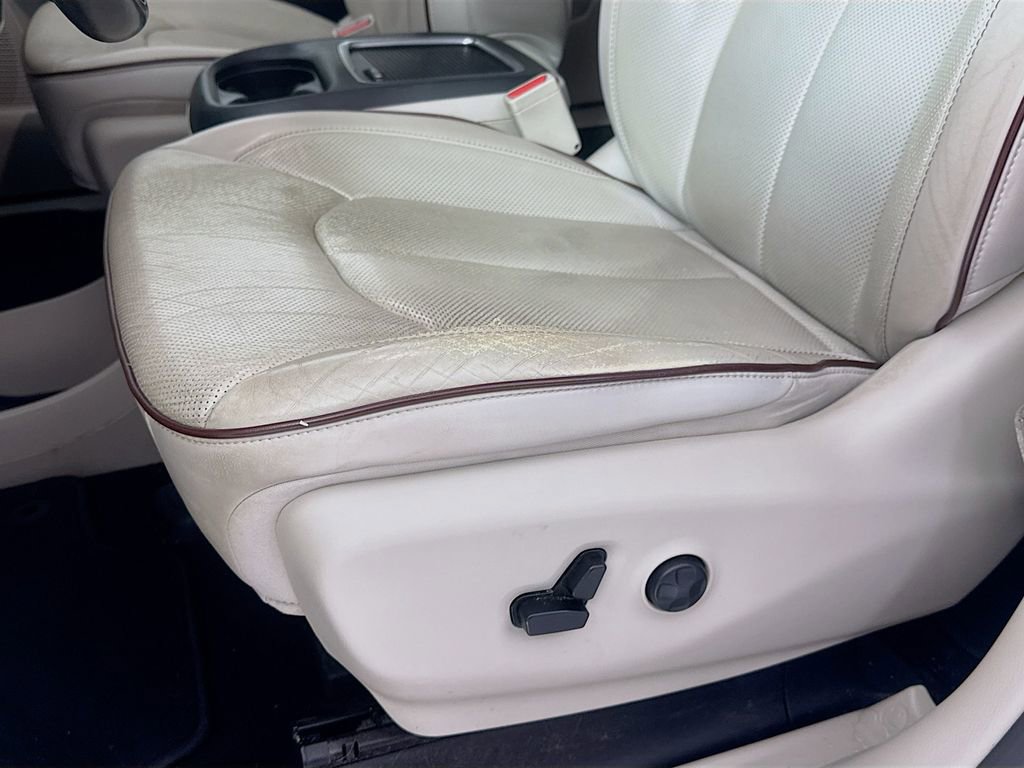 Used 2019 Chrysler Pacifica Limited w/ Tire & Wheel Group image 23