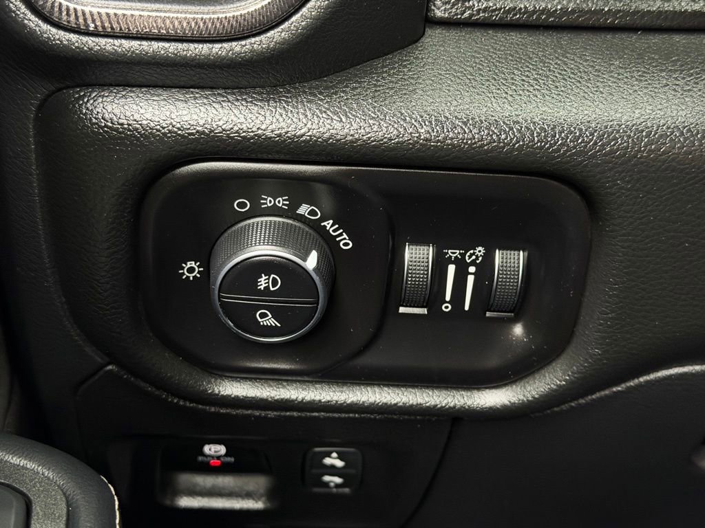 Used 2025 RAM 1500 RHO AWD/4WD image 31