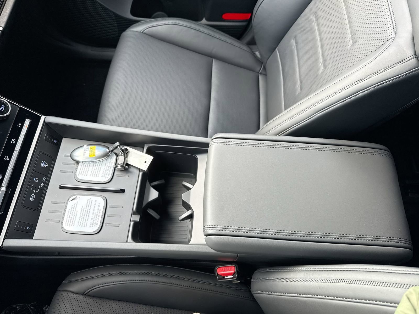 New 2026 Hyundai Santa Fe Calligraphy image 23