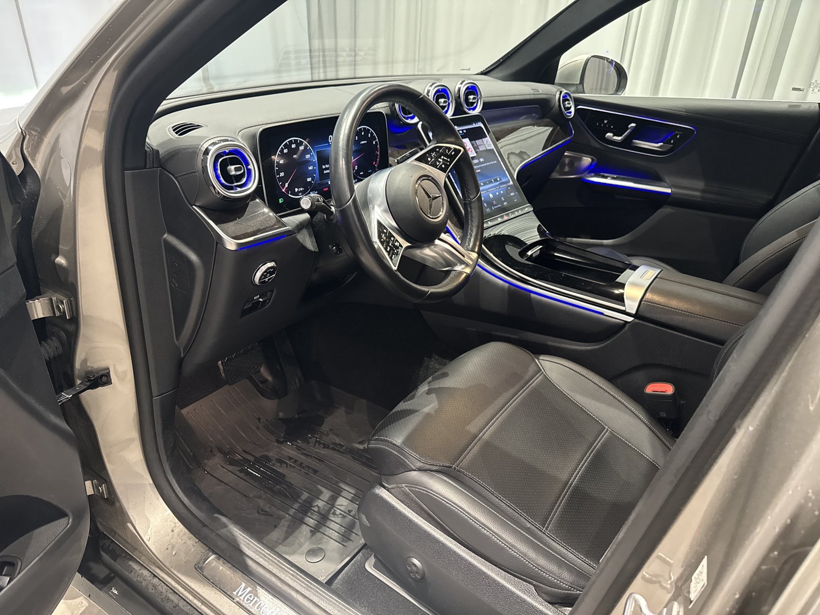 Used 2023 Mercedes-Benz GLC 300 4MATIC image 17