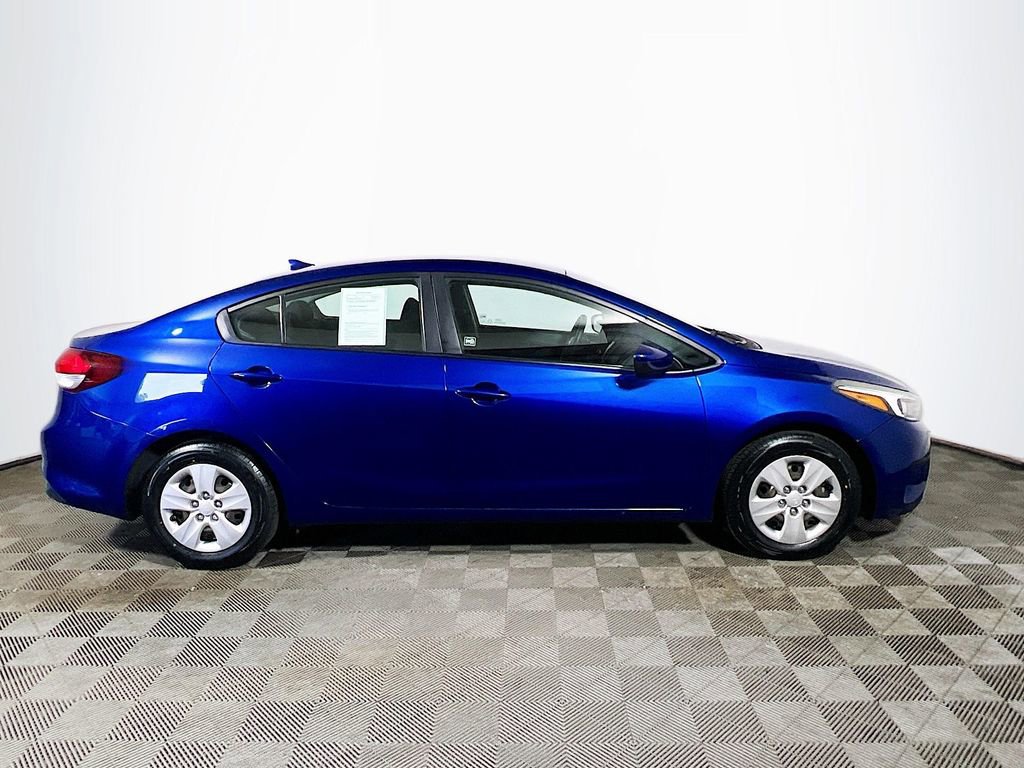Used 2017 Kia Forte LX image 8