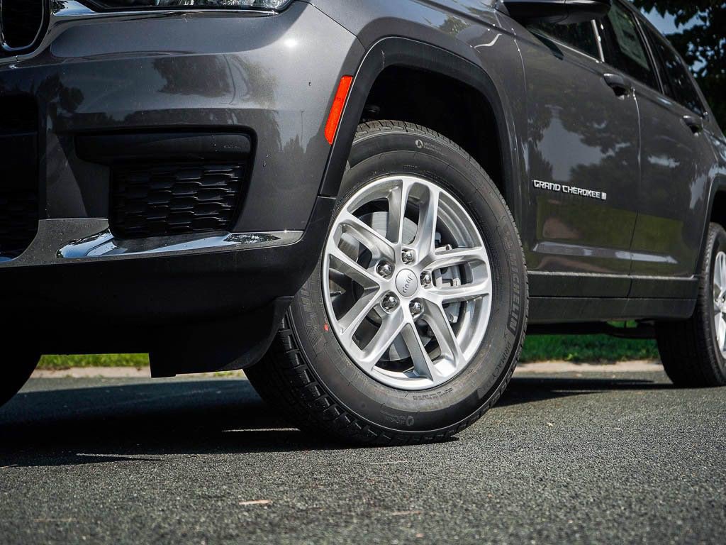 New 2025 Jeep Grand Cherokee L Laredo w/ Luxury Tech Group I image 5