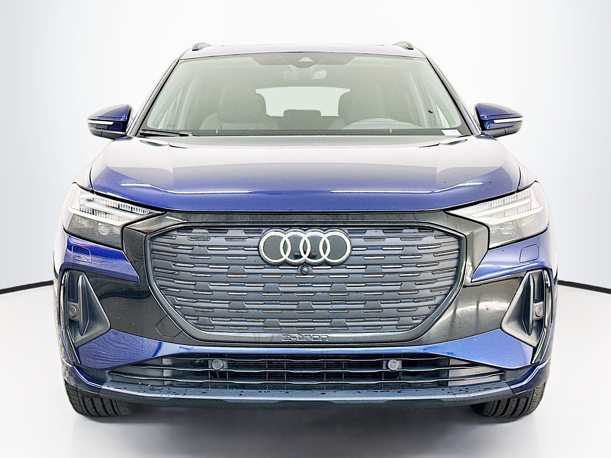 Used 2022 Audi Q4 e-tron Prestige image 2