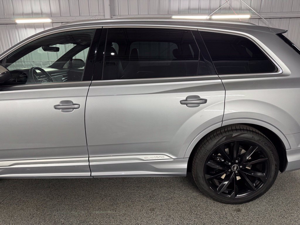 Used 2022 Audi SQ7 Premium Plus w/ SQ7 Executive Package AWD/4WD image 18
