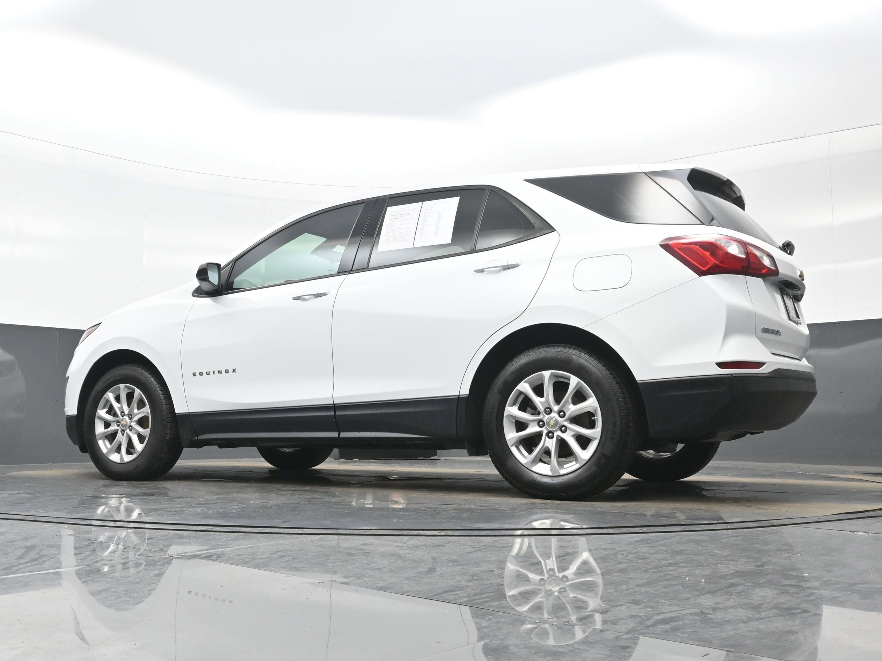 Used 2019 Chevrolet Equinox LS image 27