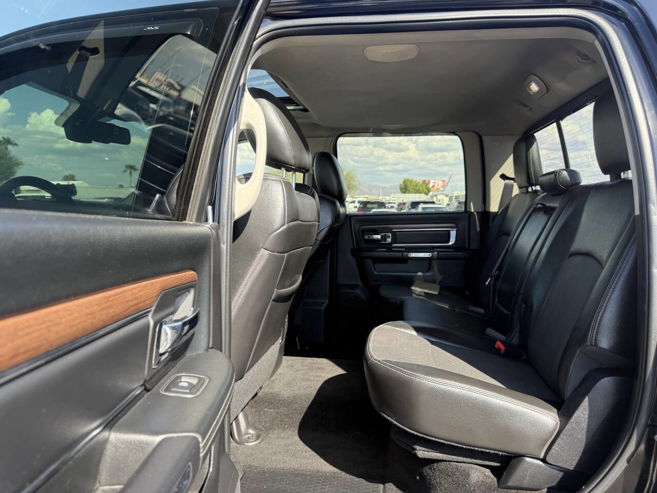 Used 2015 RAM 3500 Laramie image 21