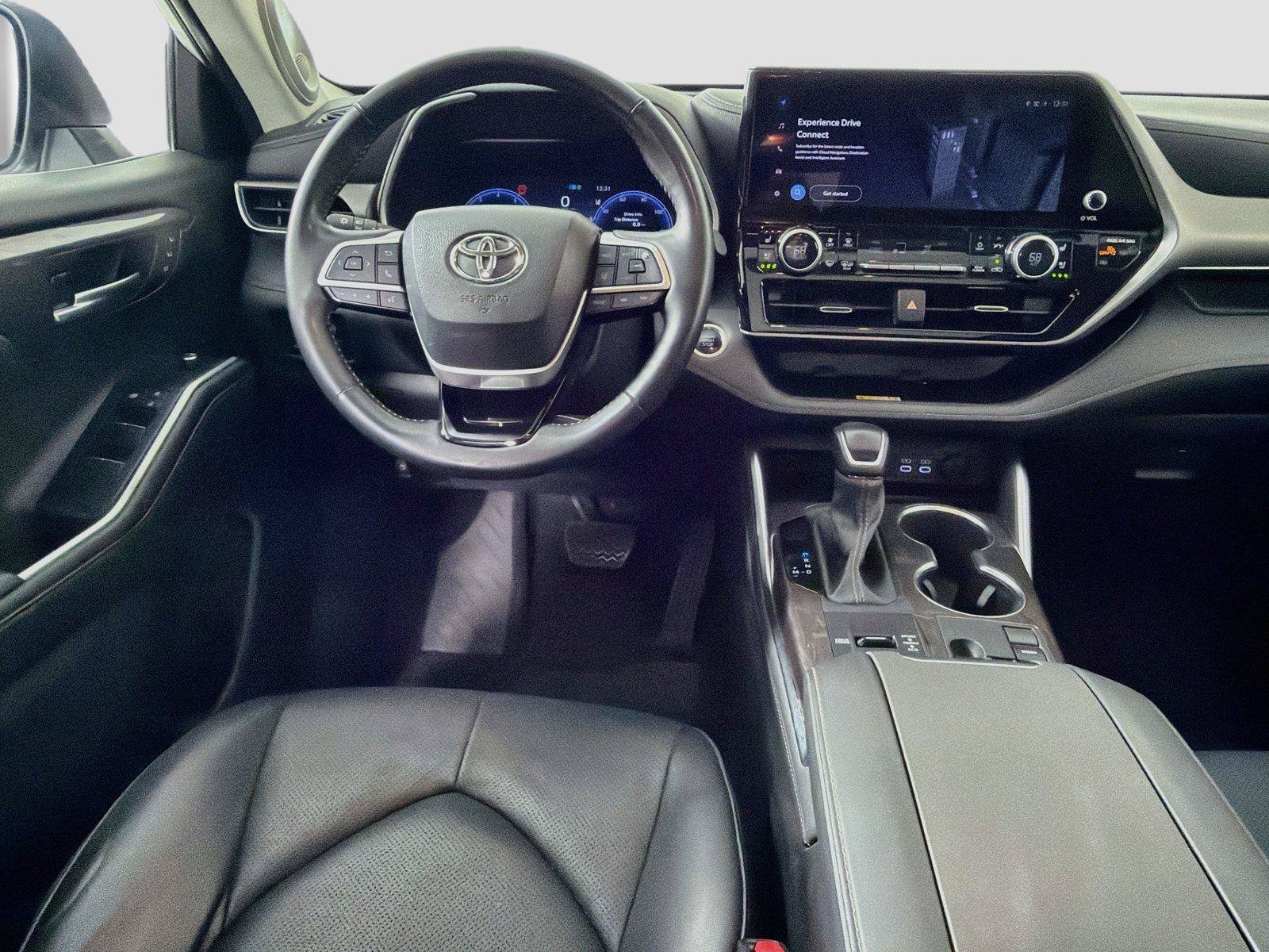 Used 2024 Toyota Highlander Limited FWD image 22
