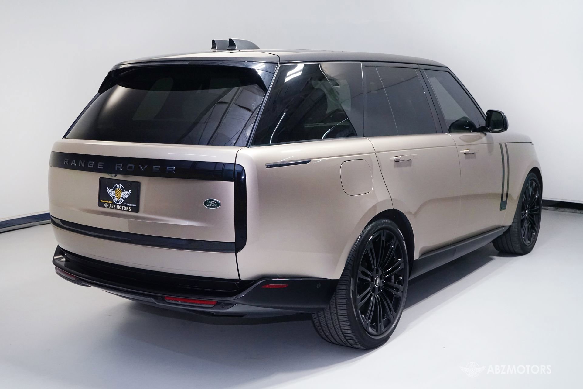 Used 2023 Land Rover Range Rover Autobiography AWD/4WD image 6