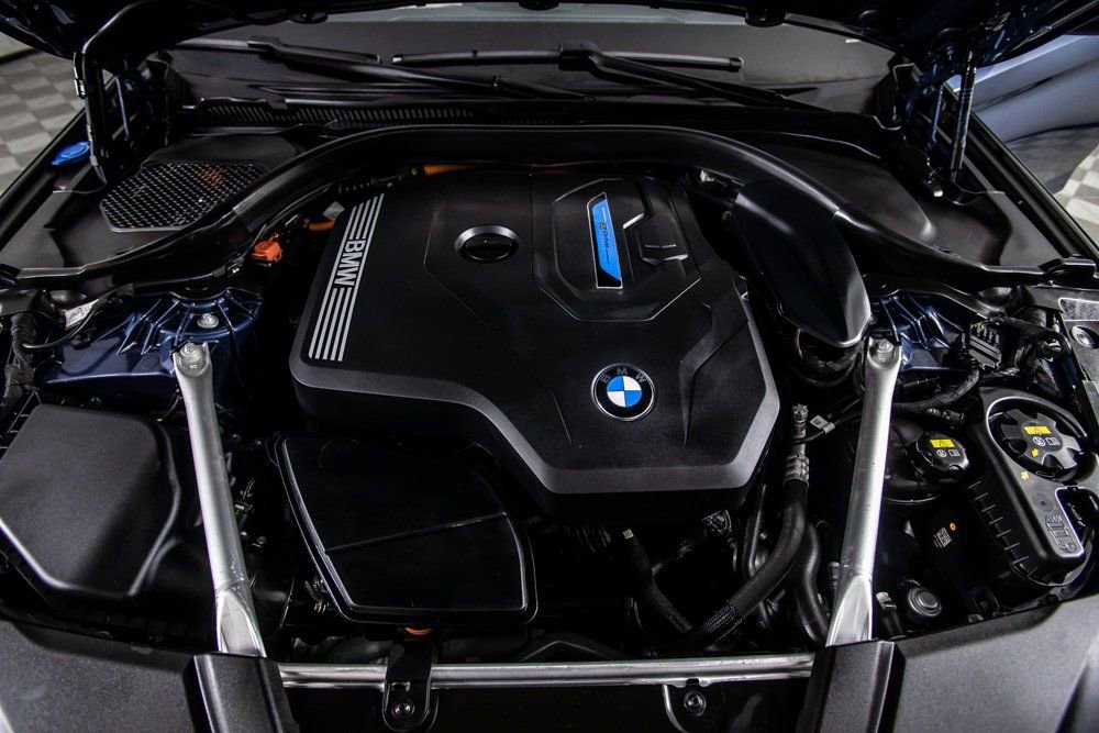 Used 2023 BMW 530e w/ Premium Package image 47