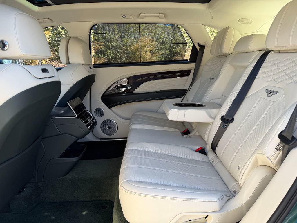Certified 2023 Bentley Bentayga Extended Wheelbase image 37