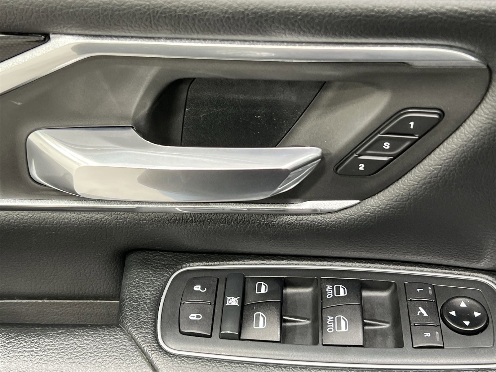 Used 2021 RAM 1500 Laramie w/ Sport Appearance Package image 13