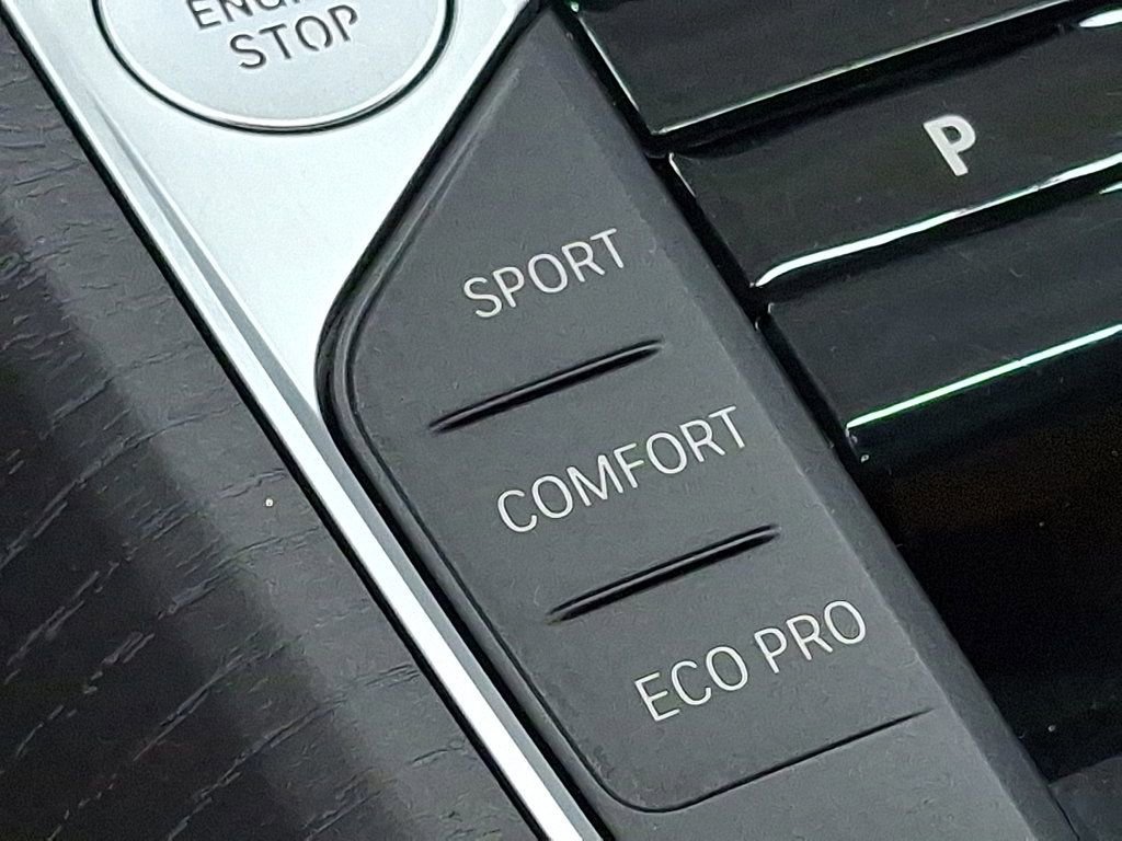 Used 2025 BMW 330i xDrive Sedan image 27