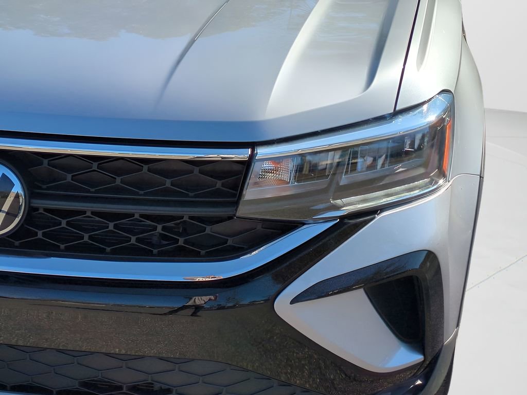 Used 2024 Volkswagen Taos SE image 10