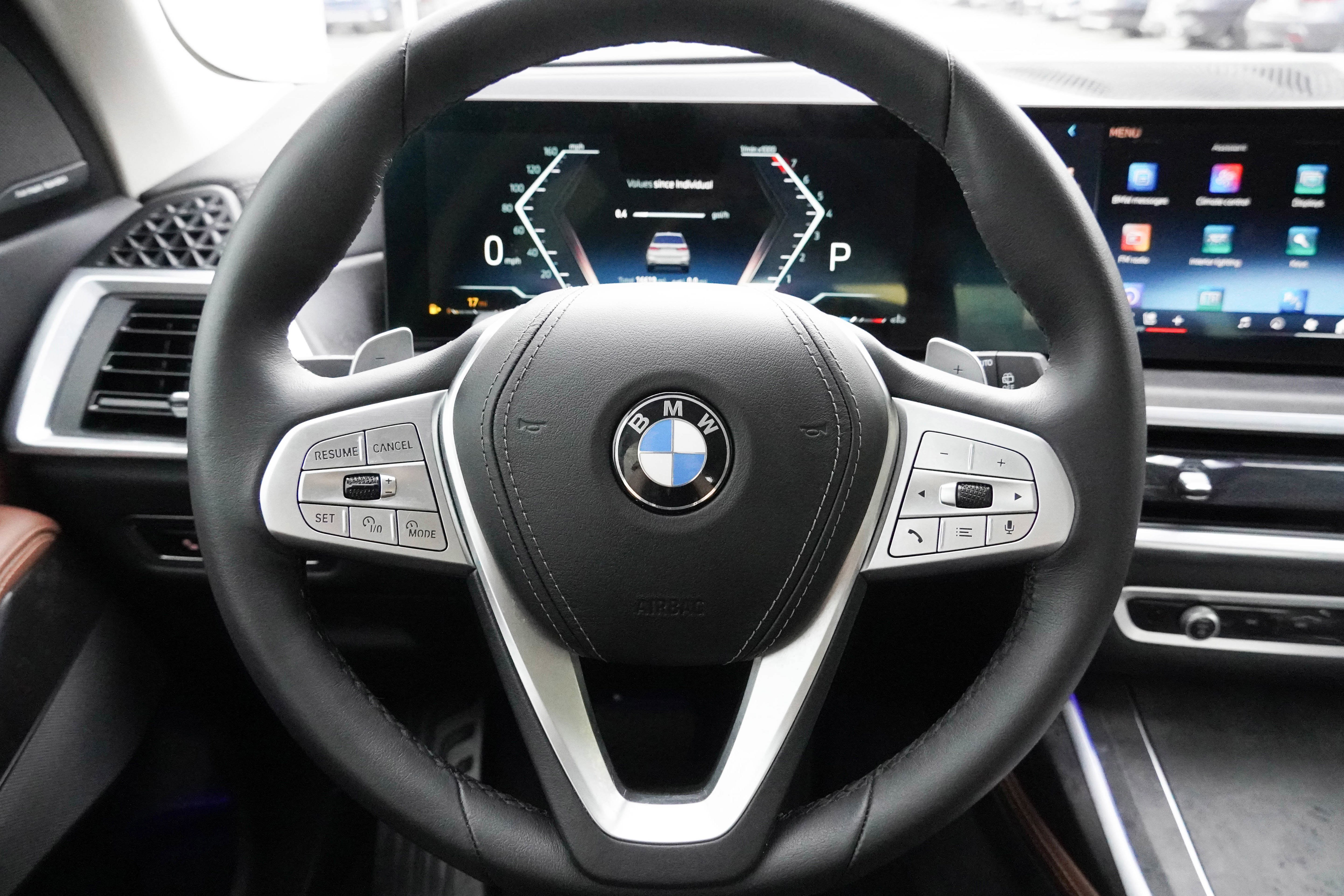 Certified 2024 BMW X7 xDrive40i w/ Premium Package image 18