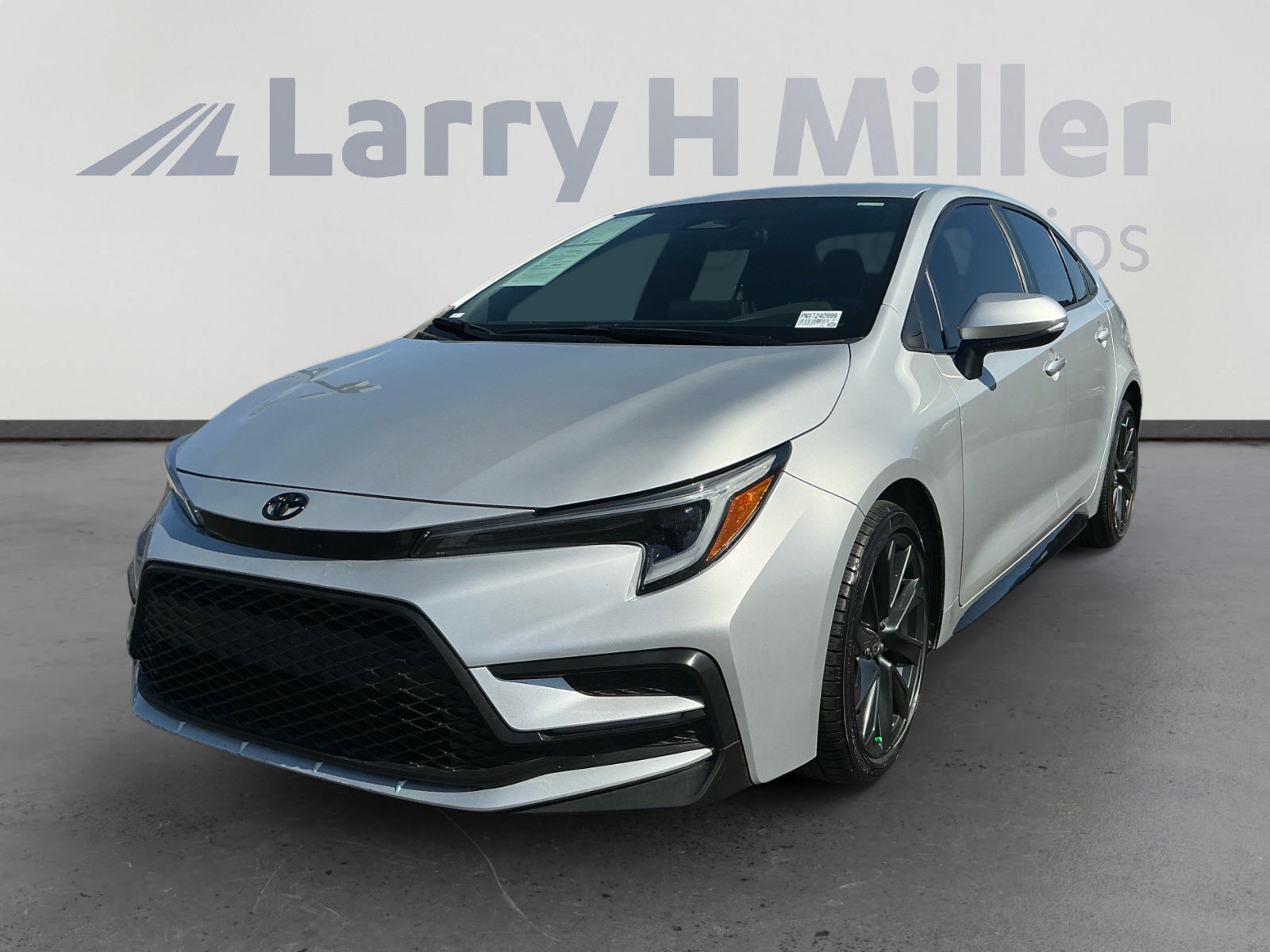 Certified 2024 Toyota Corolla SE w/ SE Convenience Package image 1