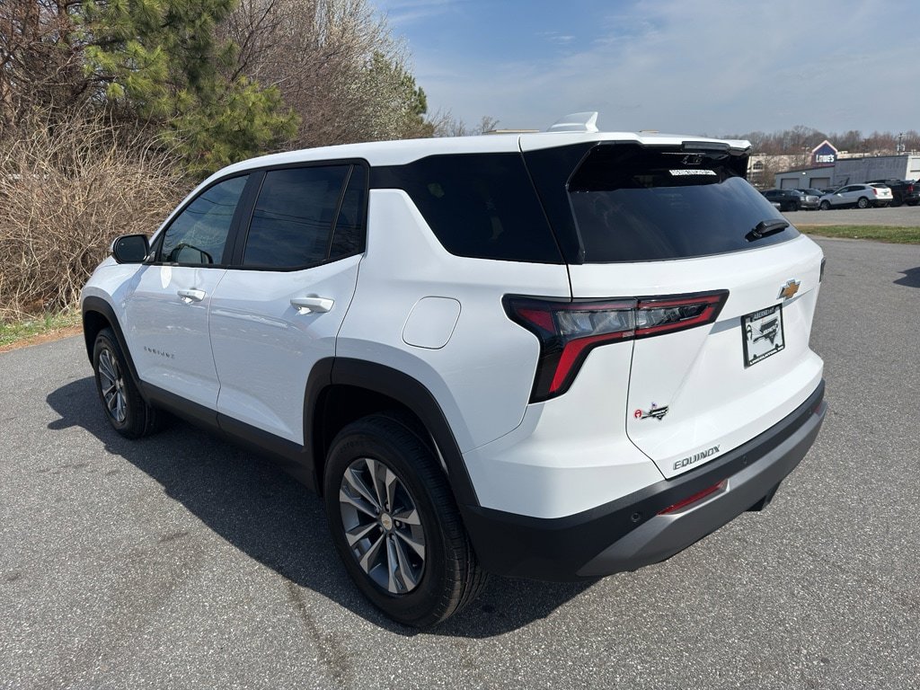 New 2026 Chevrolet Equinox LT w/ Convenience Package II image 4