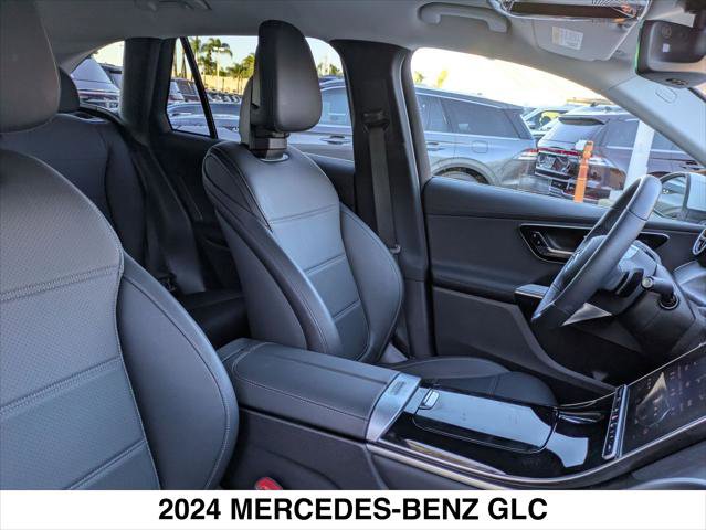 Used 2024 Mercedes-Benz GLC 300 SUV image 25