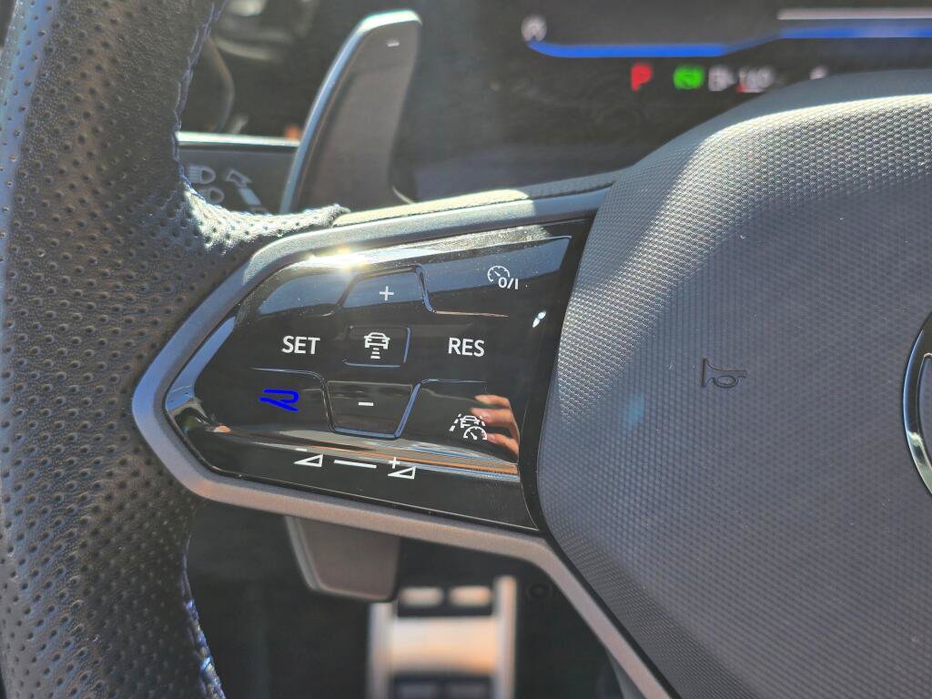 Used 2024 Volkswagen Golf R AWD/4WD image 19