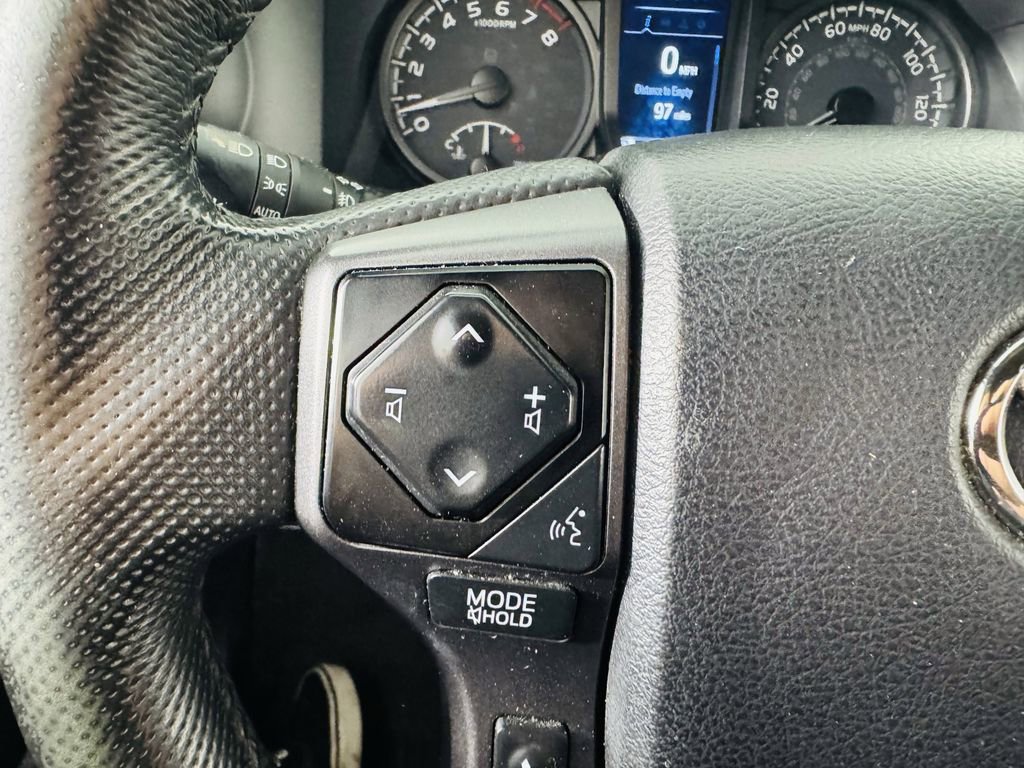 Used 2022 Toyota Tacoma TRD Off-Road AWD/4WD image 11