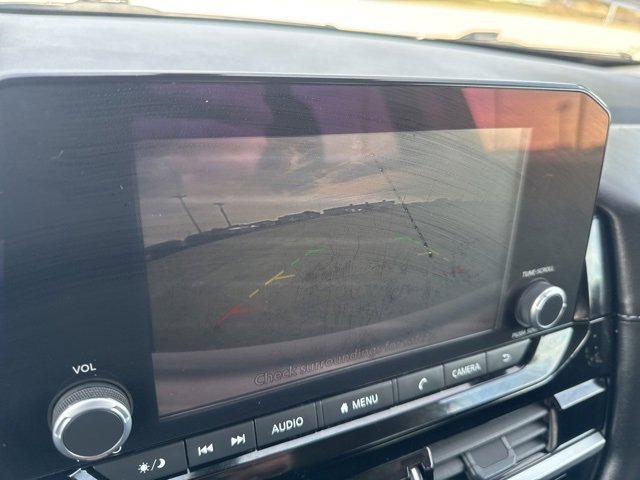 Used 2024 Nissan Pathfinder SV image 13