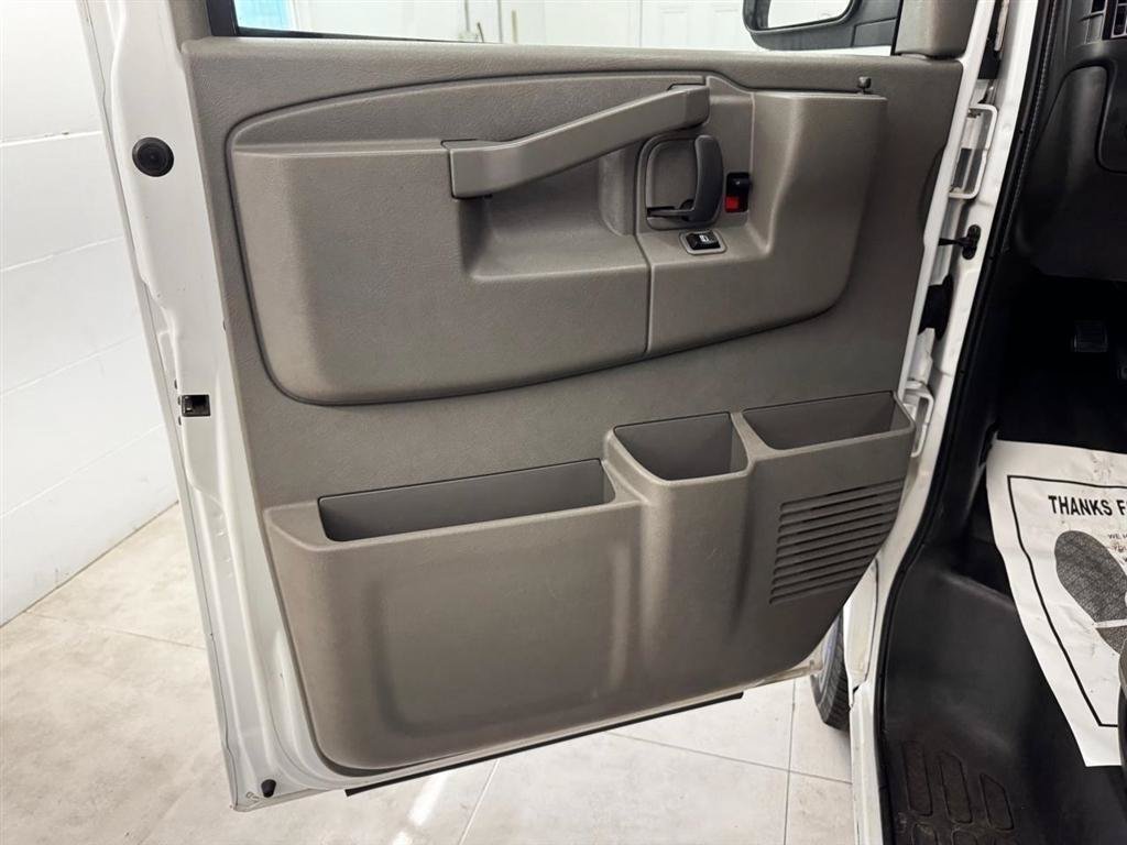 Used 2021 GMC Savana 2500 w/ Driver Convenience Package RWD image 9