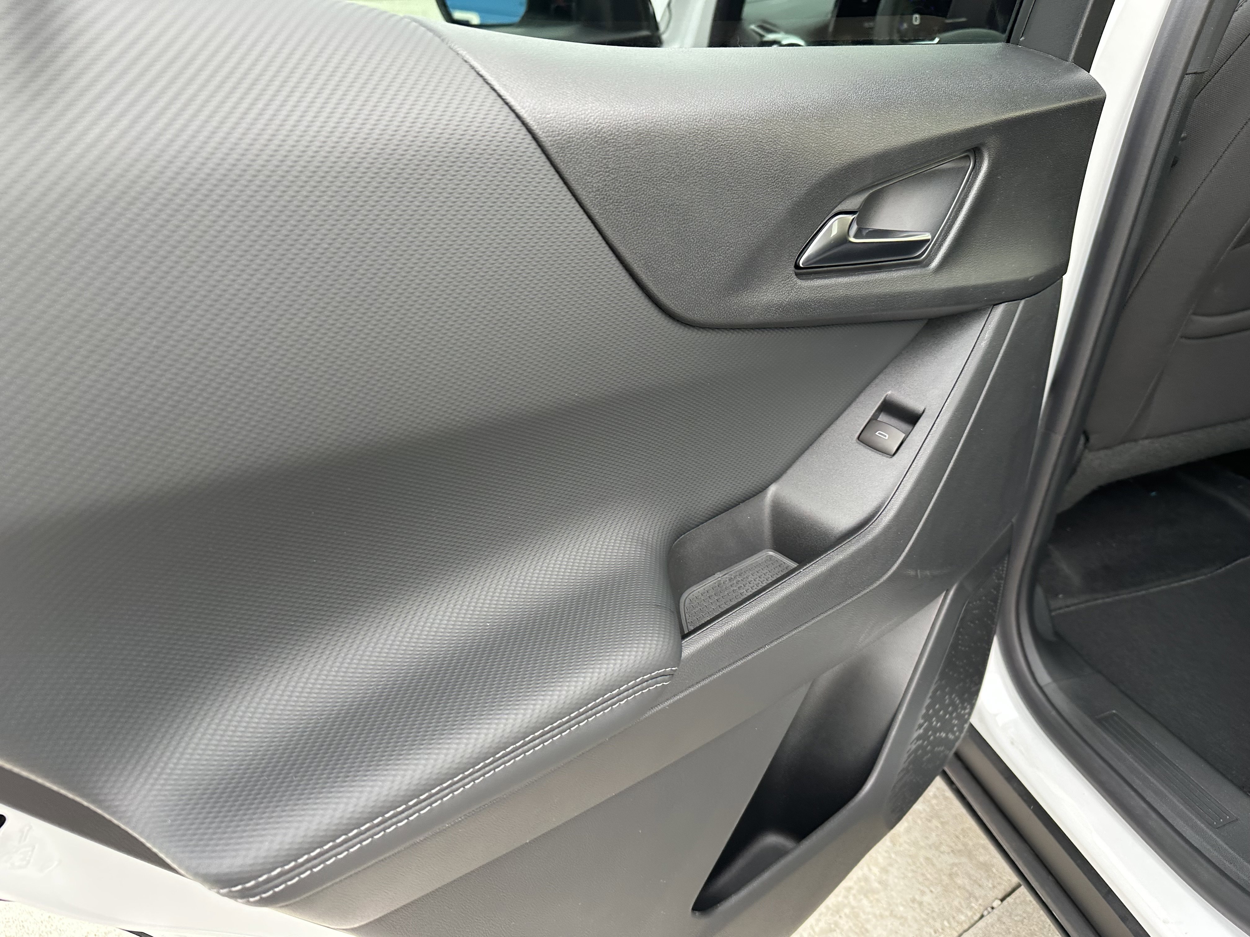 New 2026 Chevrolet Equinox LT image 12