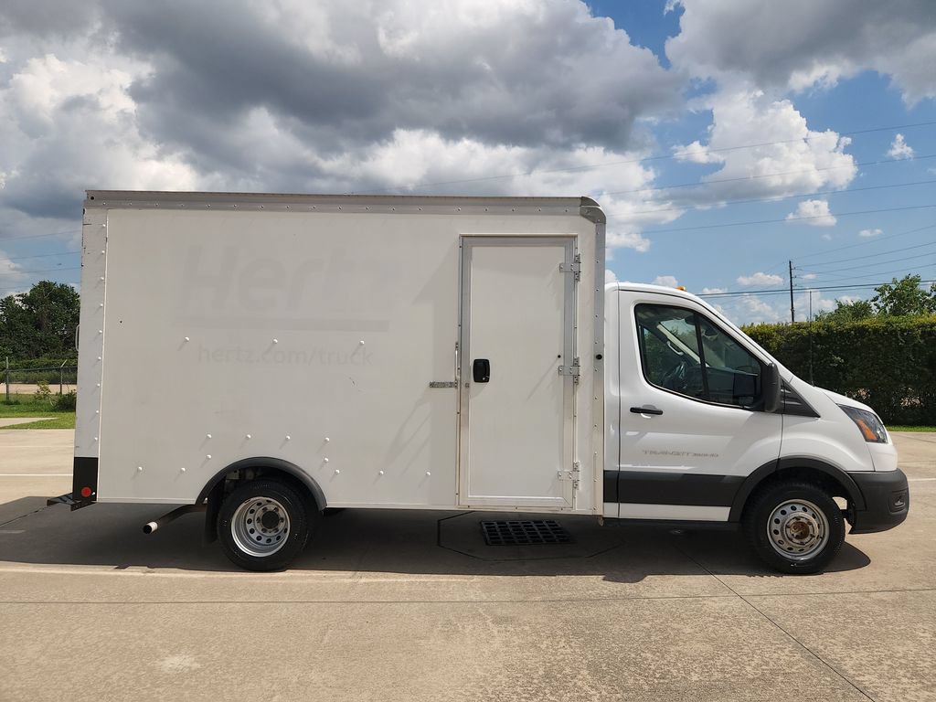 Used 2022 Ford Transit 350 DRW RWD image 4