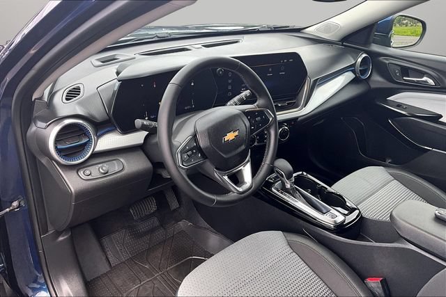 Used 2024 Chevrolet Trax LT w/ Driver Confidence Package FWD image 12