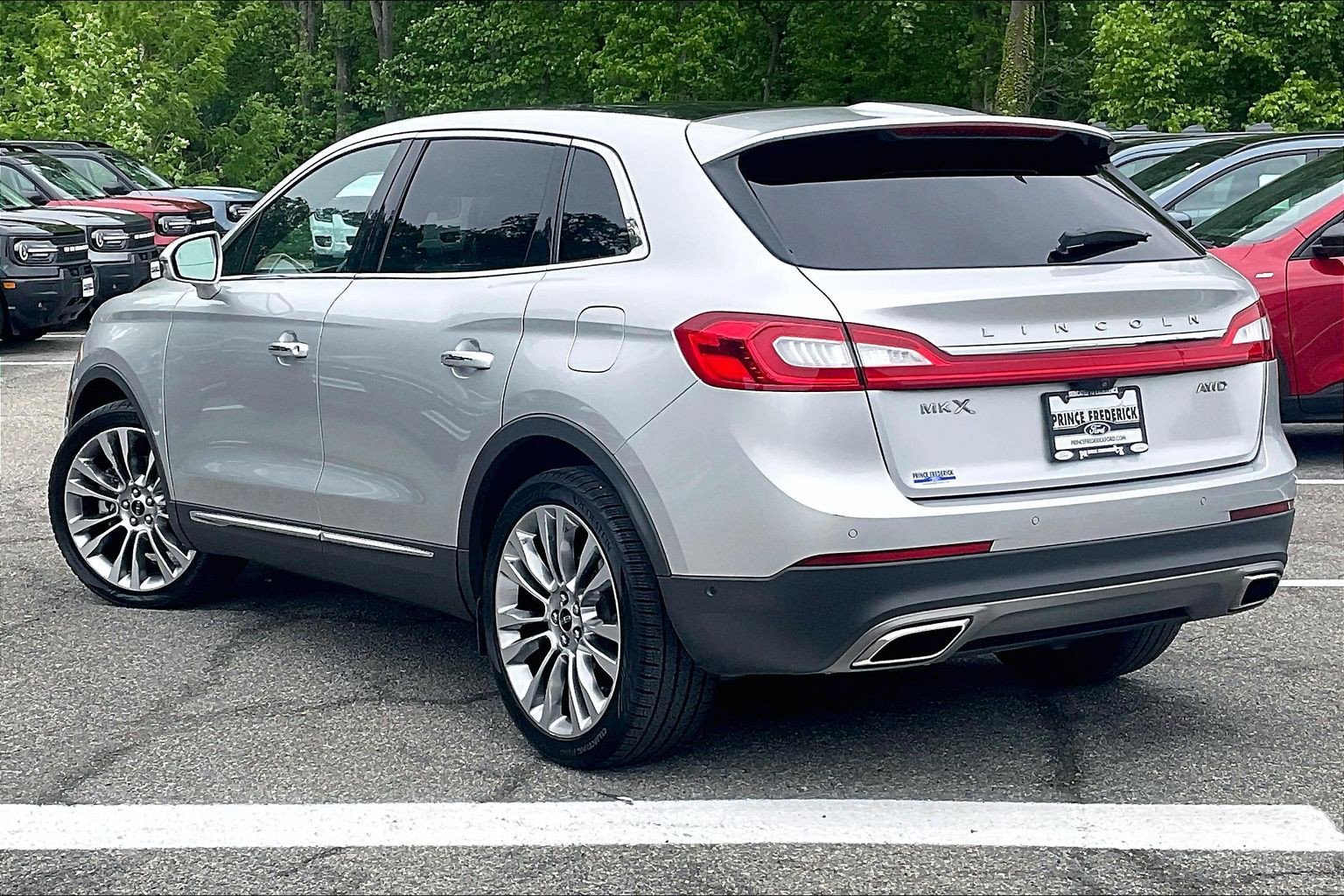 Used 2016 Lincoln MKX Reserve w/ Technology Package AWD/4WD image 11