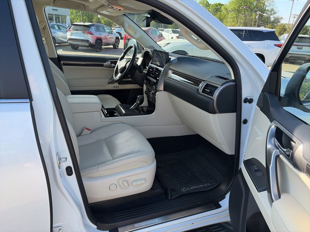 Certified 2023 Lexus GX 460 Luxury w/ Accessory Package image 17
