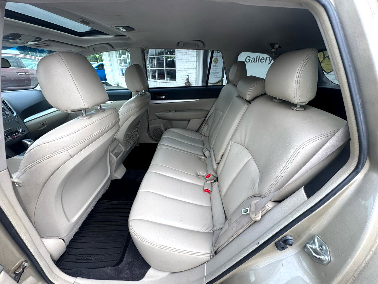 Used 2010 Subaru Outback 2.5i Premium image 12